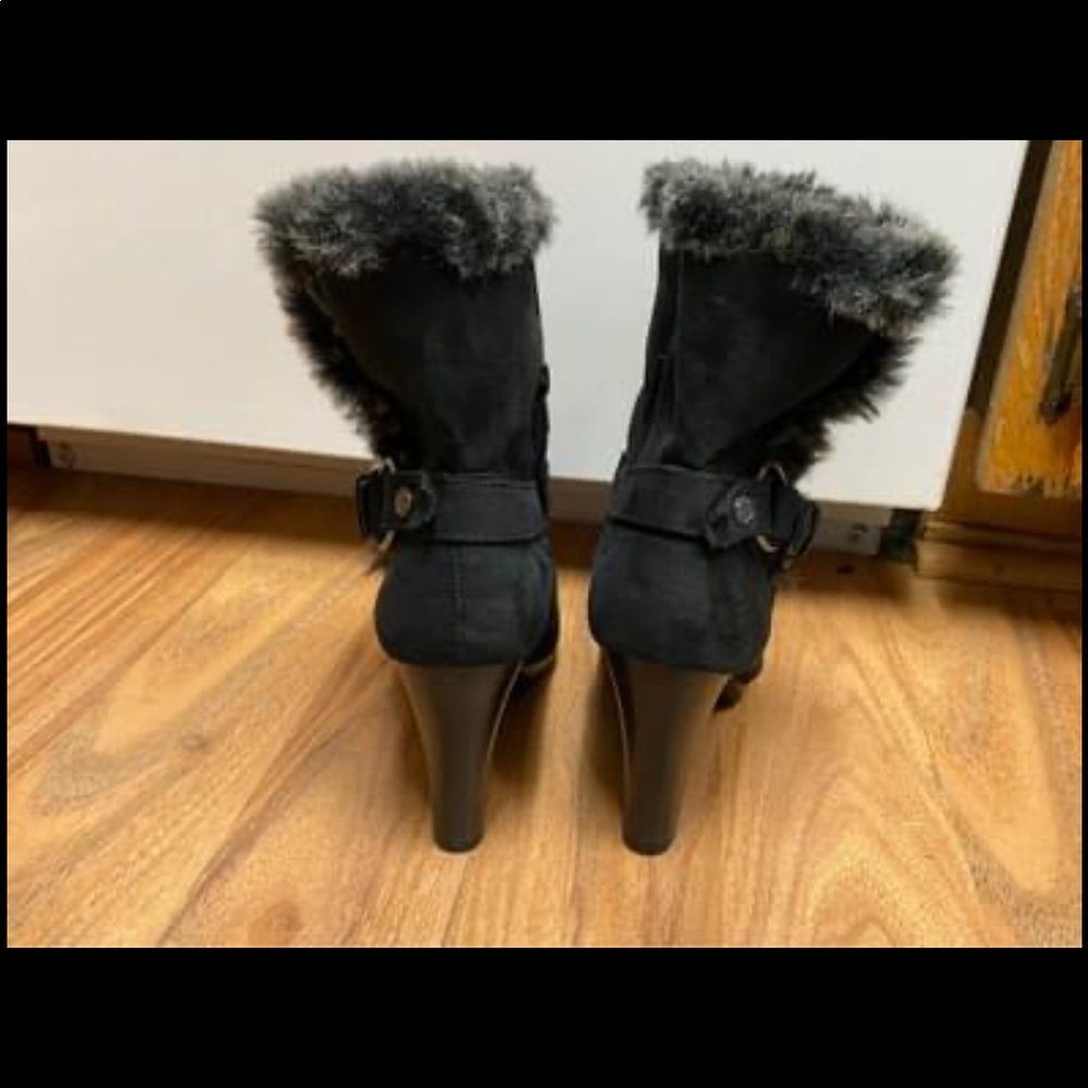 Boots - Picture 4 of 6